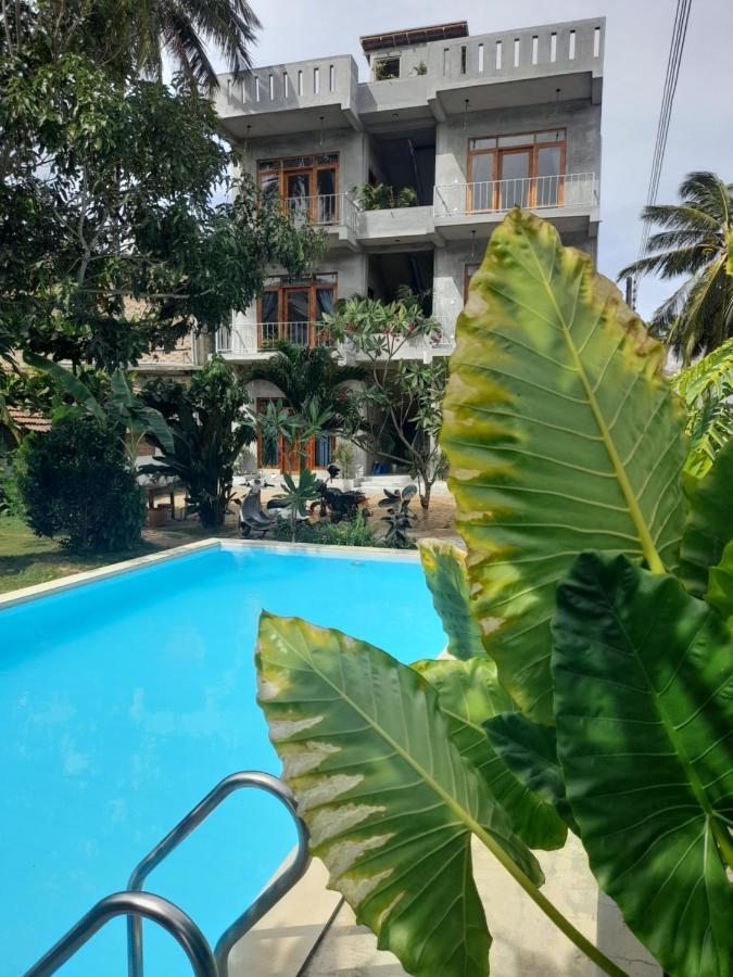 Hotel Surf Gangs Arugambay Arugam Bay Exterior foto