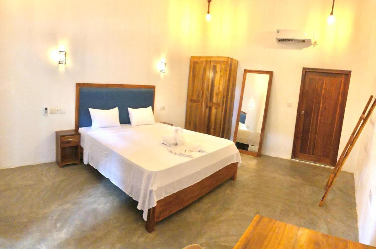 Hotel Surf Gangs Arugambay Arugam Bay Exterior foto